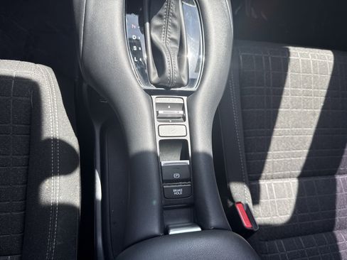 Used 2024 Honda HR-V LX image 25