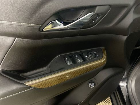 Used 2023 GMC Acadia SLE w/ Driver Convenience Package image 13