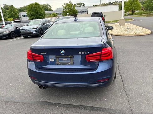Used 2018 BMW 330i xDrive Sedan w/ Convenience Package AWD/4WD image 9