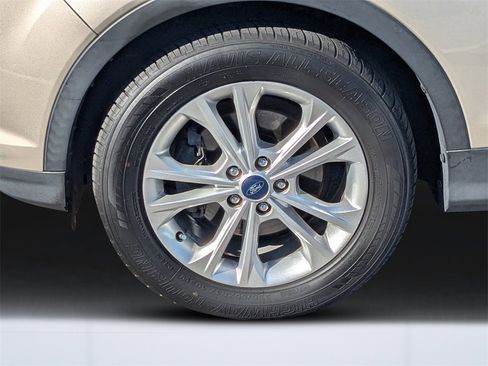 Used 2017 Ford Escape SE image 10