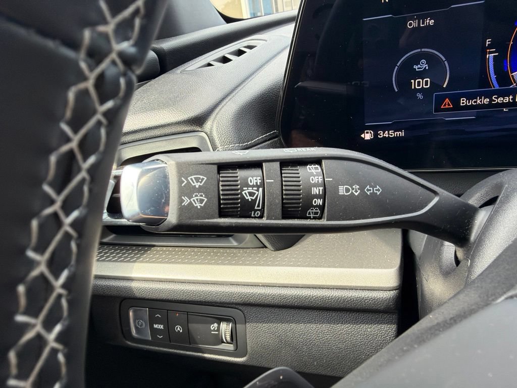 Used 2026 Chevrolet Traverse LT w/ Driver Confidence Package FWD image 33