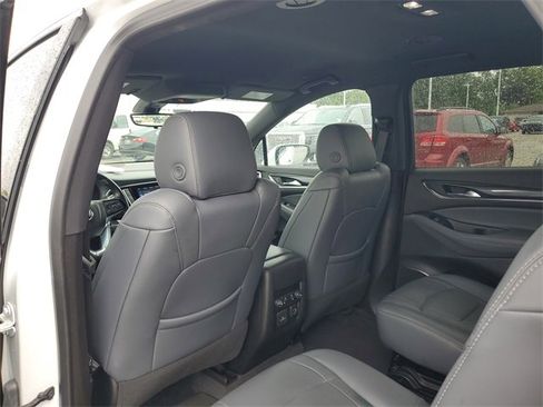 Used 2024 Buick Enclave Premium image 11