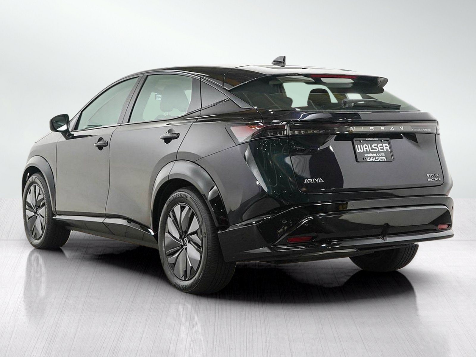 Used 2024 Nissan Ariya AWD image 4