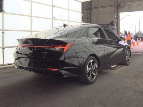 Used 2023 Hyundai Elantra Limited image 2