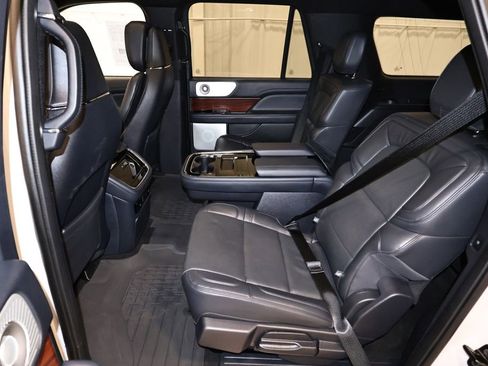 Used 2024 Lincoln Navigator L Reserve AWD/4WD image 15