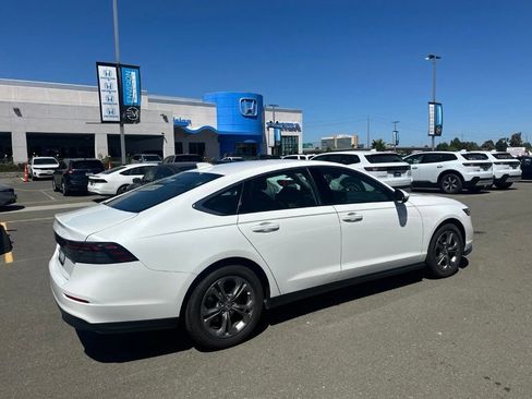 Used 2024 Honda Accord EX image 3