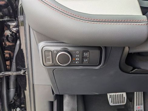 Used 2025 Ford Explorer Active image 29