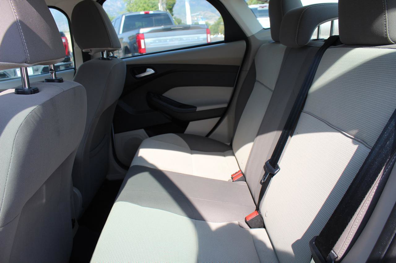 Used 2012 Ford Focus SE FWD image 20
