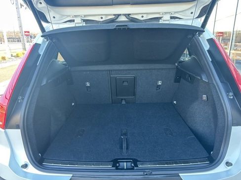 Certified 2025 Volvo XC40 B5 Plus image 11