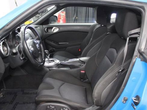 Used 2009 Nissan 370Z Coupe w/ Sport Pkg RWD image 10