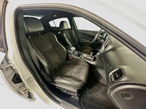 Used 2022 Dodge Charger R/T w/ Plus Group RWD image 31