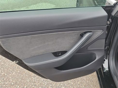 Used 2019 Tesla Model 3 Mid Range image 8