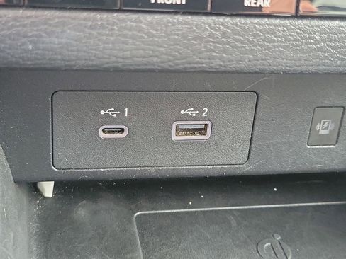 Used 2024 Mitsubishi Outlander SE image 30