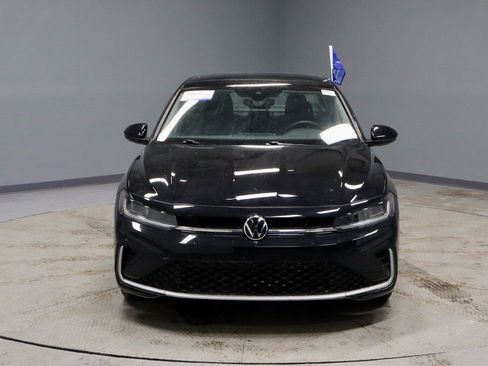 Used 2025 Volkswagen Jetta SE image 6