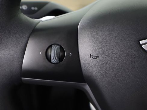 Used 2023 Tesla Model Y Performance AWD/4WD image 41