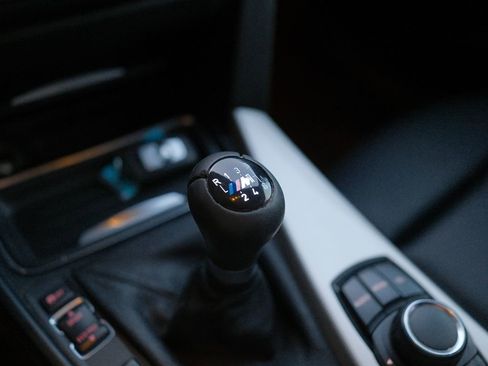 Used 2015 BMW 320i Sedan RWD image 9