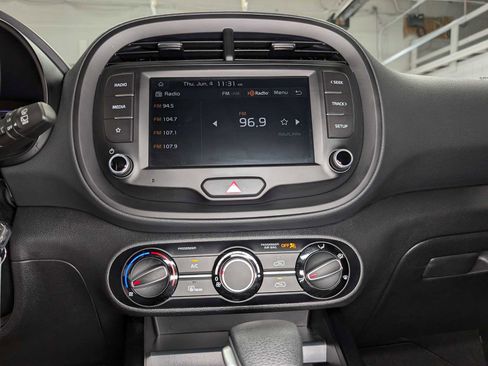 Used 2025 Kia Soul LX FWD image 30
