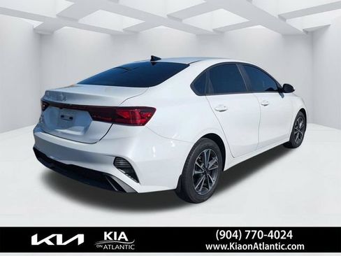 Used 2024 Kia Forte LXS FWD image 3