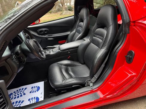 Used 2004 Chevrolet Corvette Coupe w/ Roof Package image 47