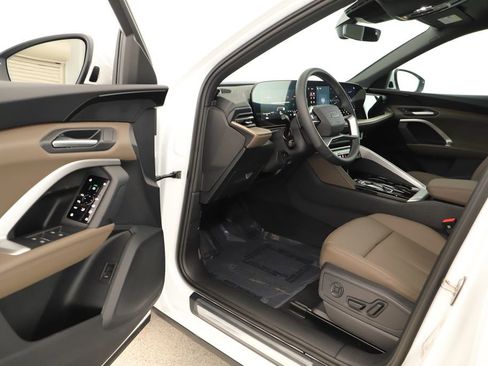 New 2025 Audi Q5 Premium image 14