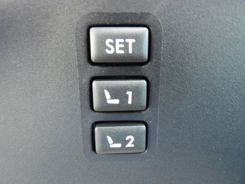 Used 2021 Subaru Ascent Limited w/ Technology Package AWD/4WD image 14