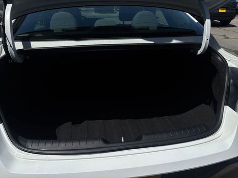 Used 2025 Hyundai Elantra SEL FWD image 33