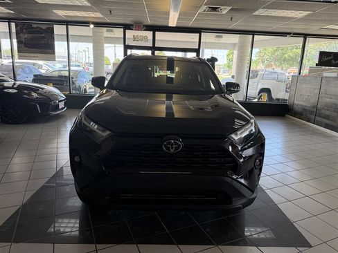 Used 2025 Toyota RAV4 XLE AWD/4WD image 14