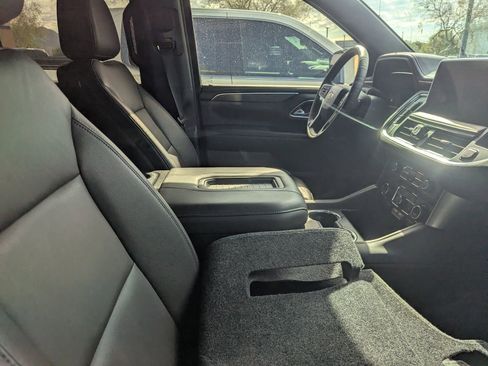 Used 2024 Chevrolet Tahoe LT w/ LT Signature Package image 6