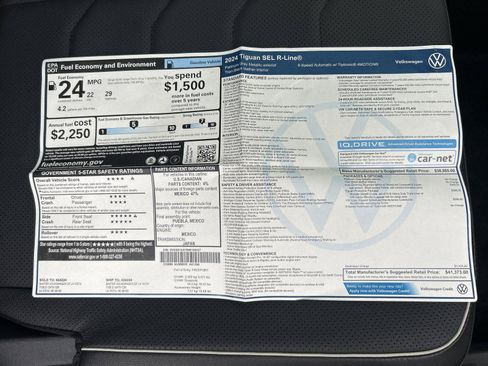 Used 2024 Volkswagen Tiguan SEL R-Line w/ MDO Package, Two-Row AWD/4WD image 3