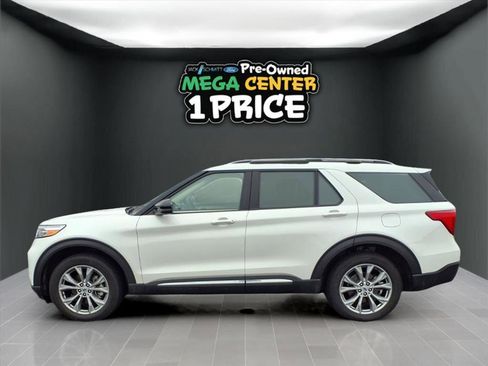 Used 2023 Ford Explorer Limited w/ Equipment Group 301A image 2