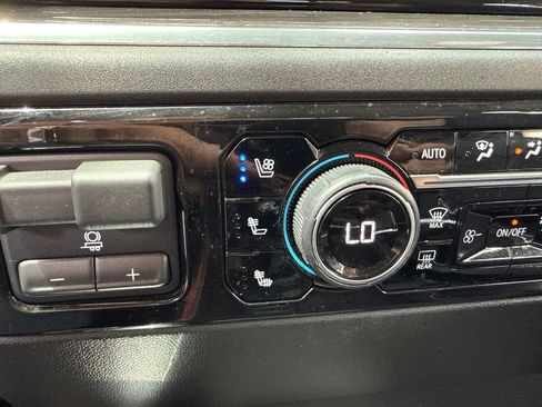 Used 2024 Chevrolet Silverado 1500 LTZ AWD/4WD image 46
