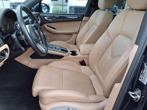 Used 2020 Porsche Macan image 27