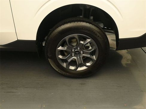 New 2025 Ford Maverick XLT image 9