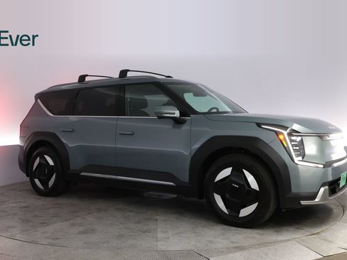 Used 2024 Kia EV9 Wind AWD/4WD image 14