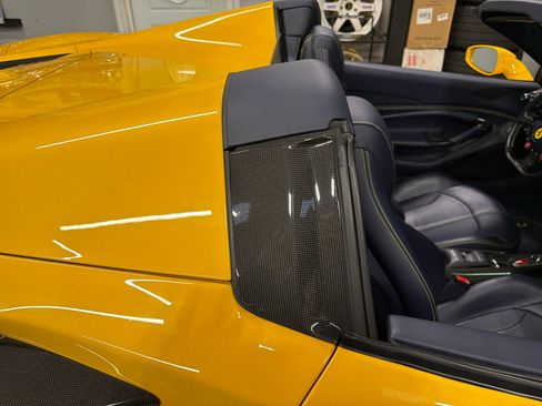 Used 2021 Ferrari F8 Tributo image 17