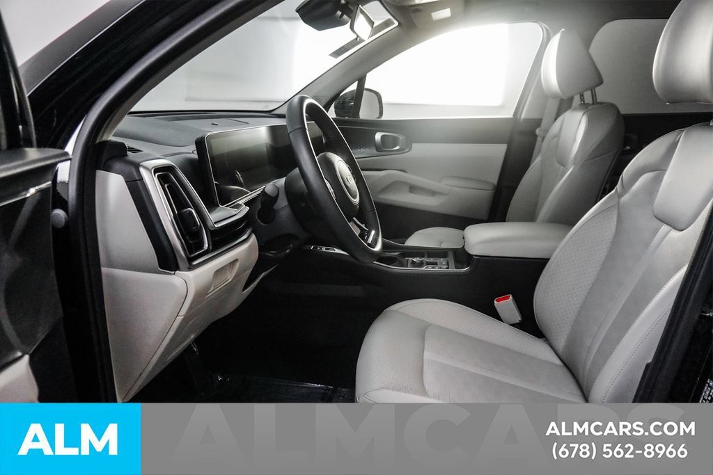 Used 2025 Kia Sorento S w/ Panoramic Sunroof Package FWD image 11