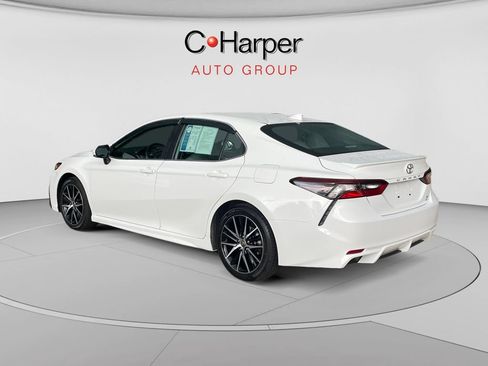 Used 2022 Toyota Camry SE w/ Cold Weather Package AWD/4WD image 5