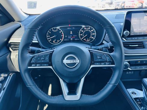 Used 2023 Nissan Altima 2.5 SR image 12