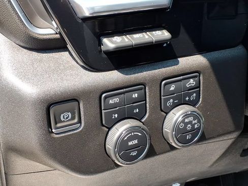 Used 2024 Chevrolet Silverado 2500 High Country w/ Technology Package AWD/4WD image 25