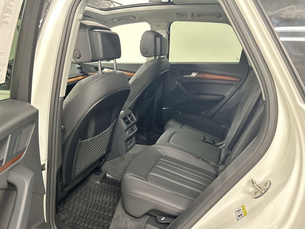 Used 2023 Audi Q5 2.0T Premium w/ Convenience Package AWD/4WD image 20