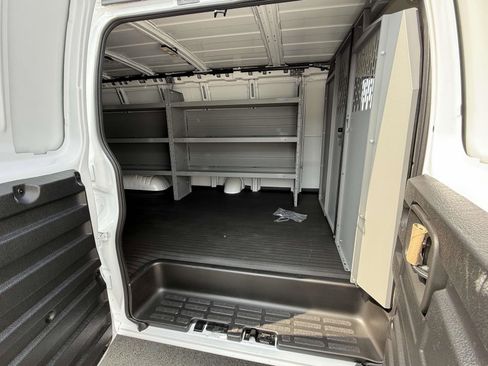 New 2025 Chevrolet Express 3500 Extended image 20