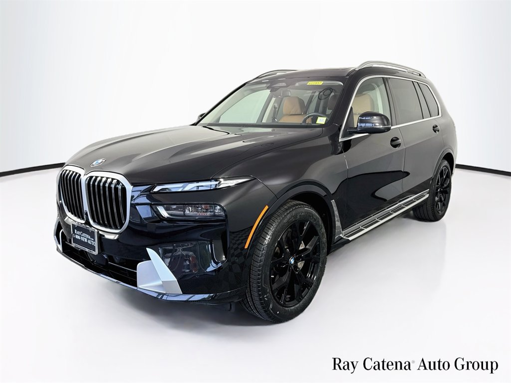 Used 2024 BMW X7 xDrive40i w/ Premium Package AWD/4WD image 3