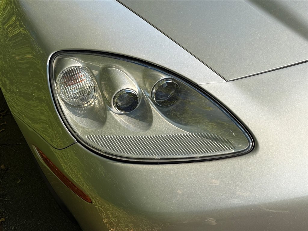 Used 2006 Chevrolet Corvette Z06 w/ Preferred Equipment Group RWD image 12