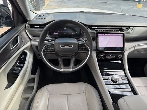 Certified 2023 Jeep Grand Cherokee L Overland w/ Rear Seat Video Group I AWD/4WD image 5