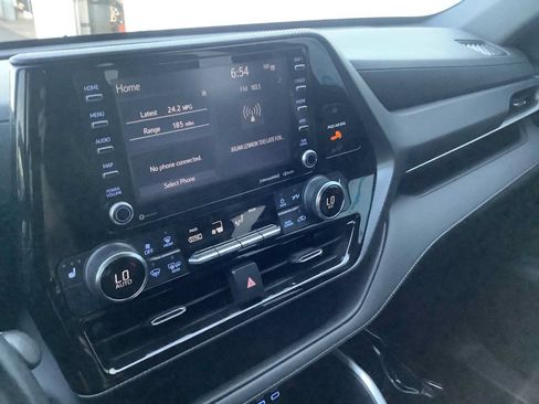 Used 2022 Toyota Highlander XSE AWD/4WD image 17