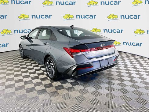 Certified 2025 Hyundai Elantra Sport FWD image 5