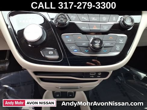 Used 2019 Chrysler Pacifica Touring Plus w/ Advanced Safetytec Group FWD image 23