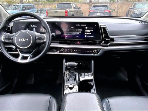 Used 2023 Kia Sportage EX image 13