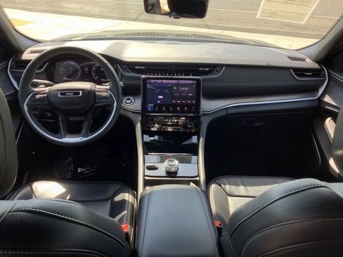 Used 2024 Jeep Grand Cherokee L Limited w/ Luxury Tech Group II image 6