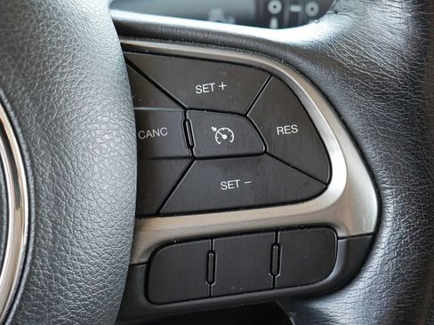 Used 2020 Jeep Renegade Limited AWD/4WD image 31